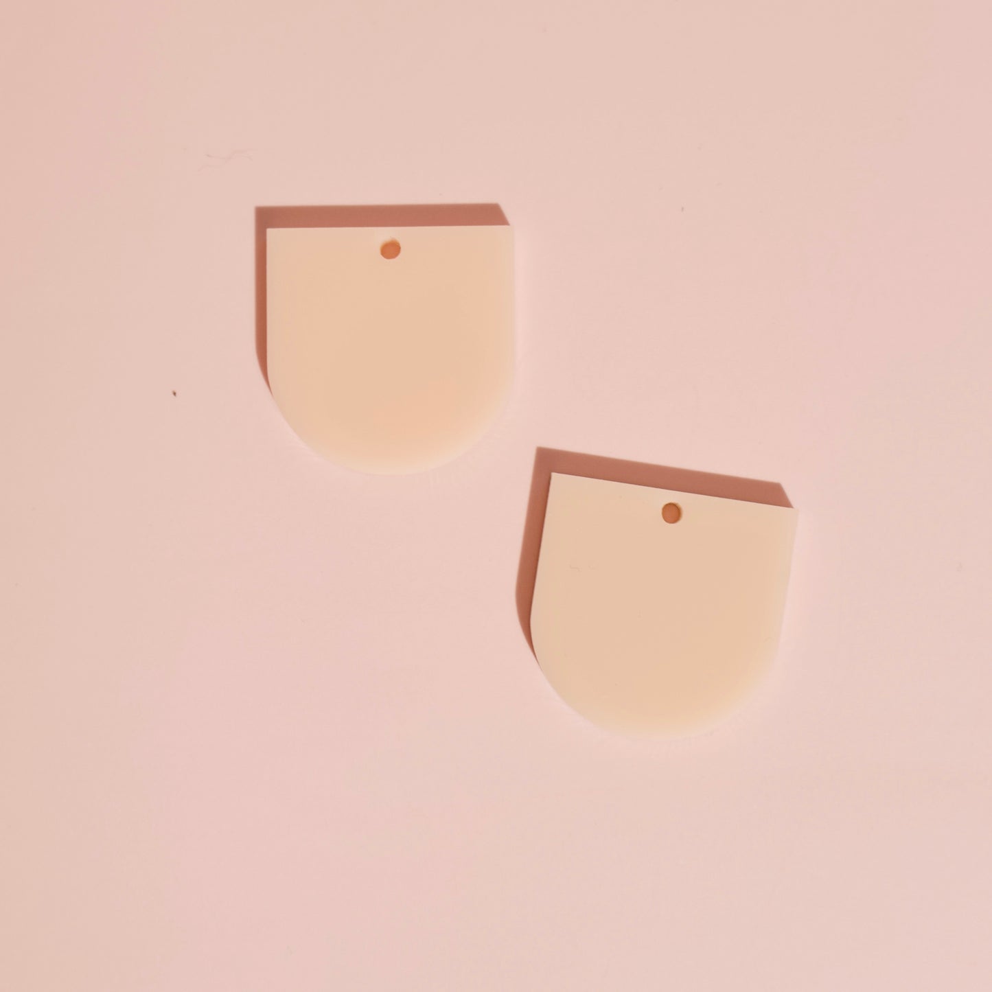 Bunting Pair of 20mm Blanks with one hole.