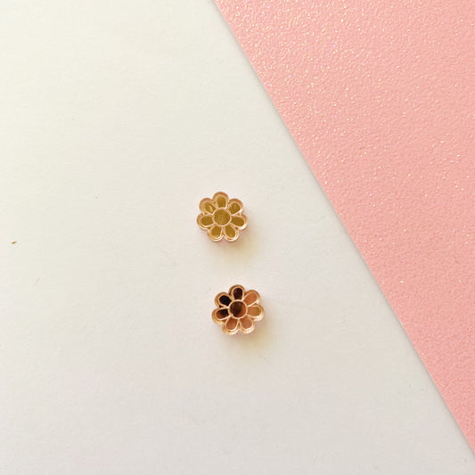Pair of 7 Petal Flower 10mm Engraved Studs
