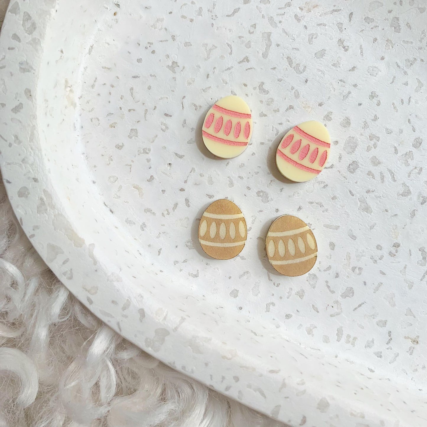 Oval Banded Paint Fill 15 mm Easter Egg Studs